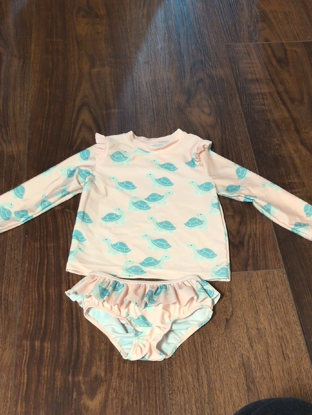 H&M Pink and Aqua Turtle Long-Sleeve Rashguard Set